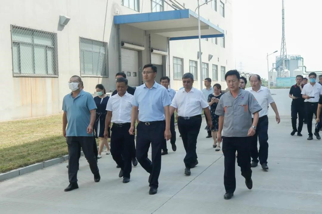 县长戚永和视察2121非凡体育药业项目建设